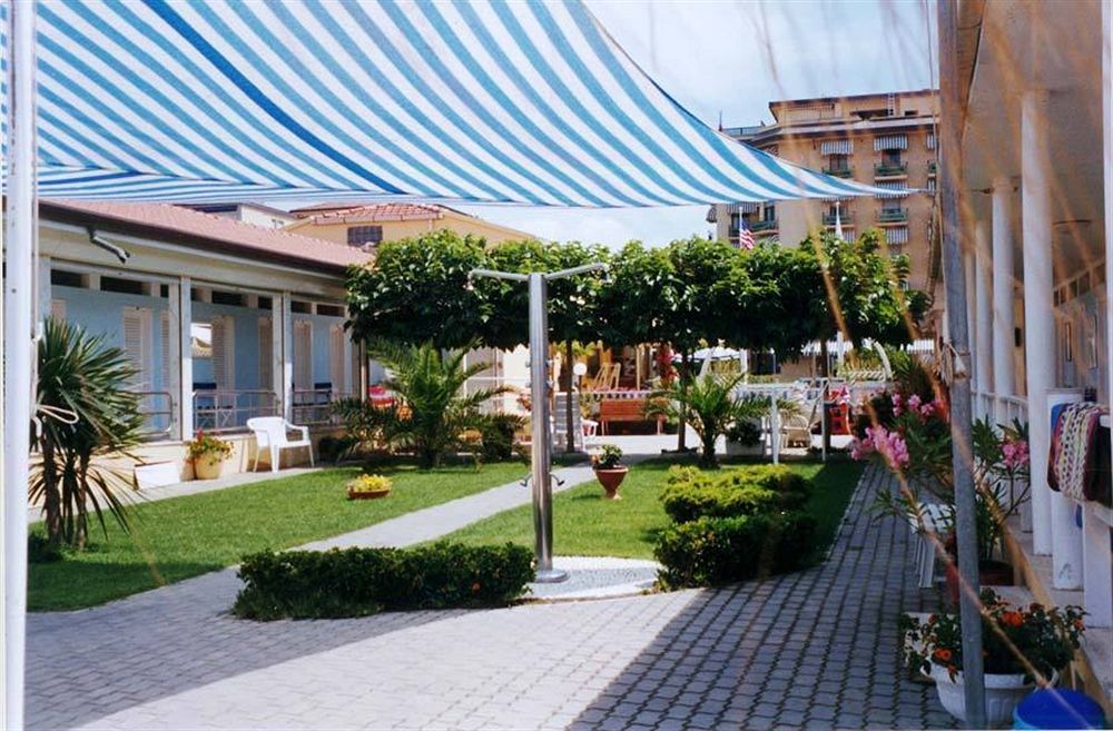 Hotel Piccadilly Lido di Camaiore Exterior foto